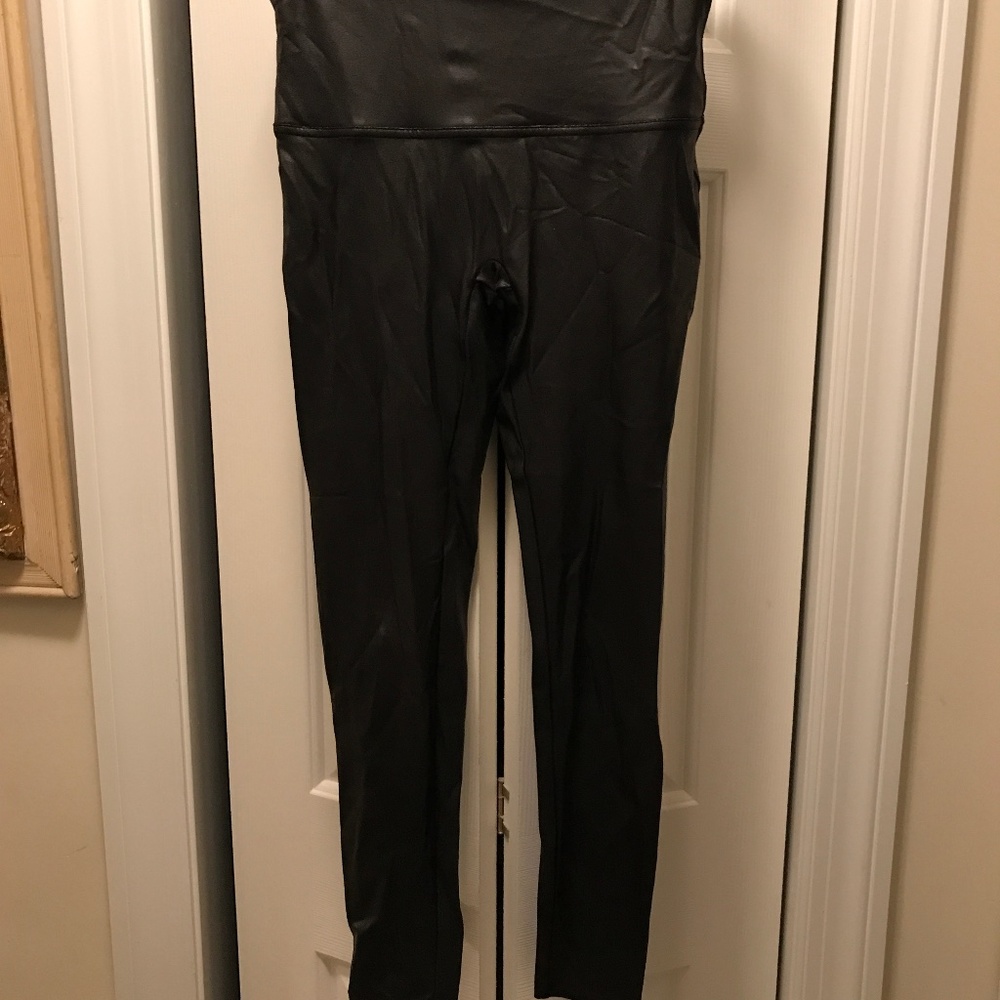 Spanx black faux leather leggings side XL